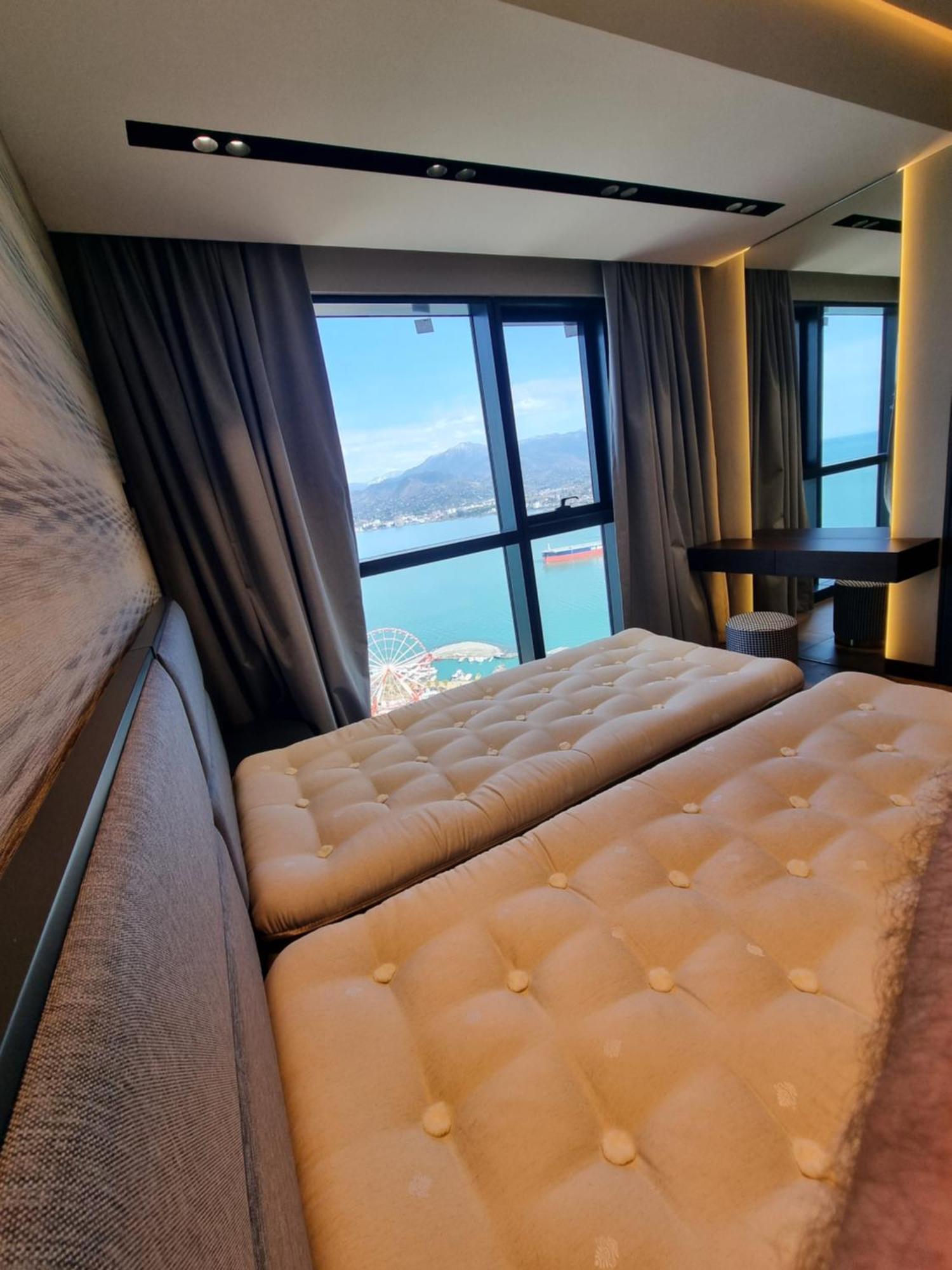 Premium Apartment In Porta Batumi Tower Екстериор снимка