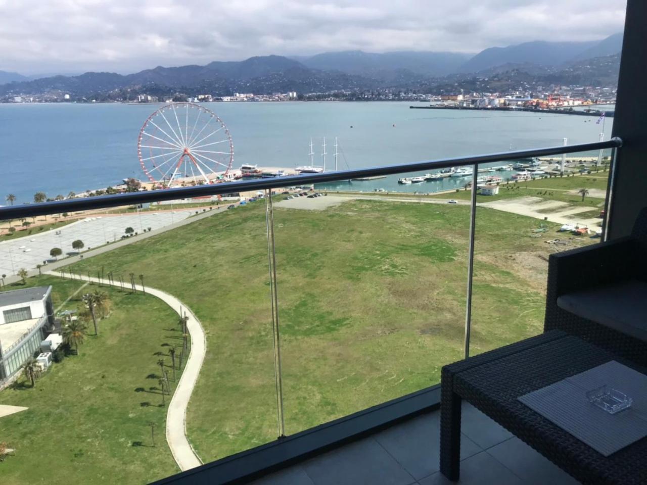 Premium Apartment In Porta Batumi Tower Екстериор снимка