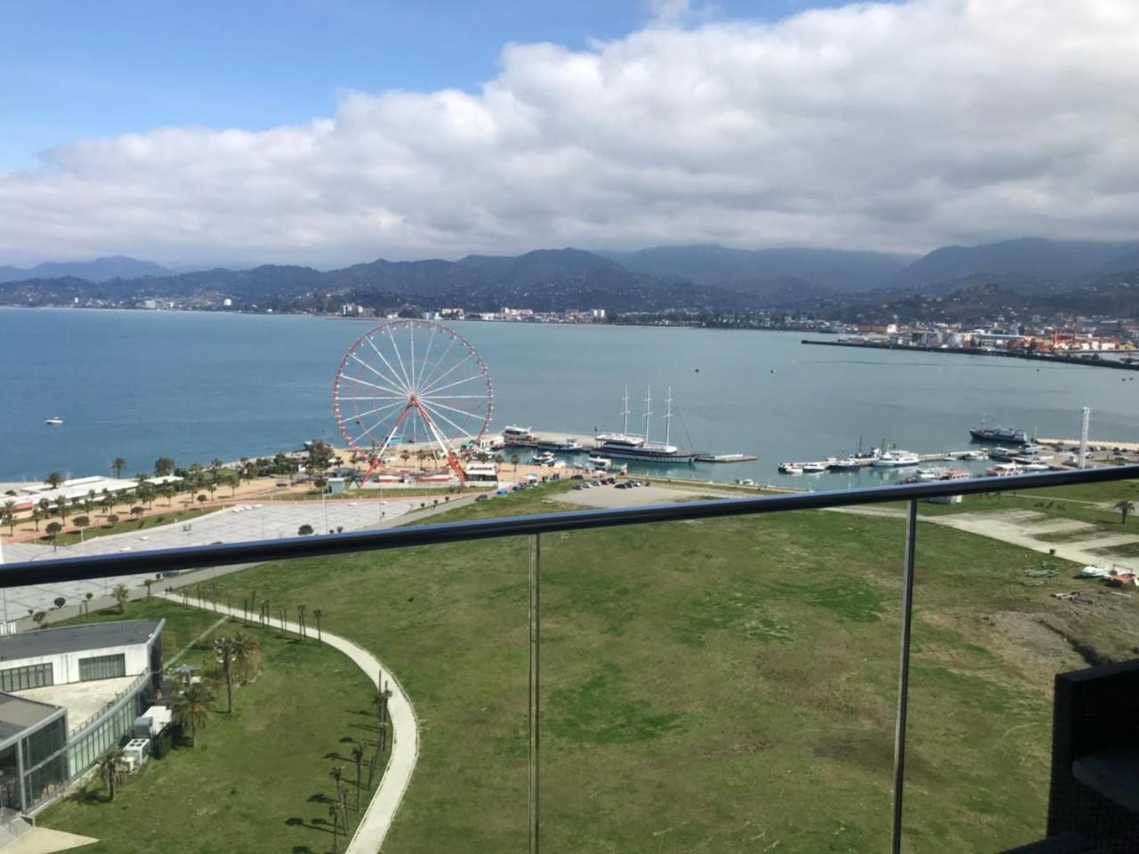 Premium Apartment In Porta Batumi Tower Екстериор снимка